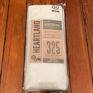 Heartland 325 count cotton queen flat sheet